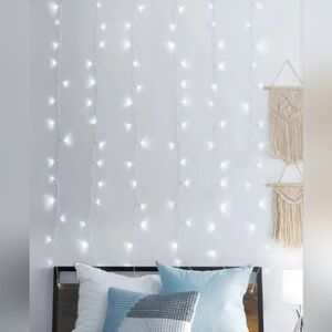 COOL WHITE LED CURTAIN LIGHTS 6 STRANDS 96 LIGHTS